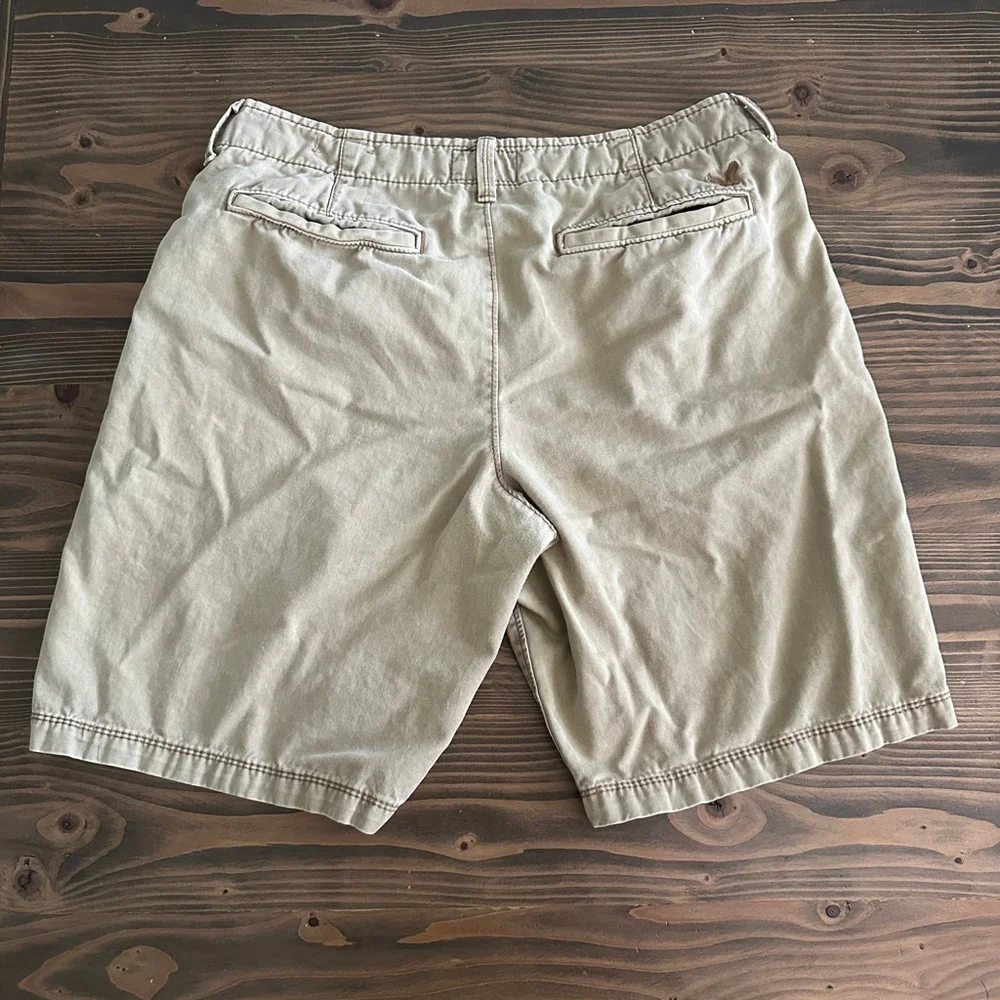 Men’s American Eagle Khaki Classic Flat Front Cotton Shorts Waist 31 Summer